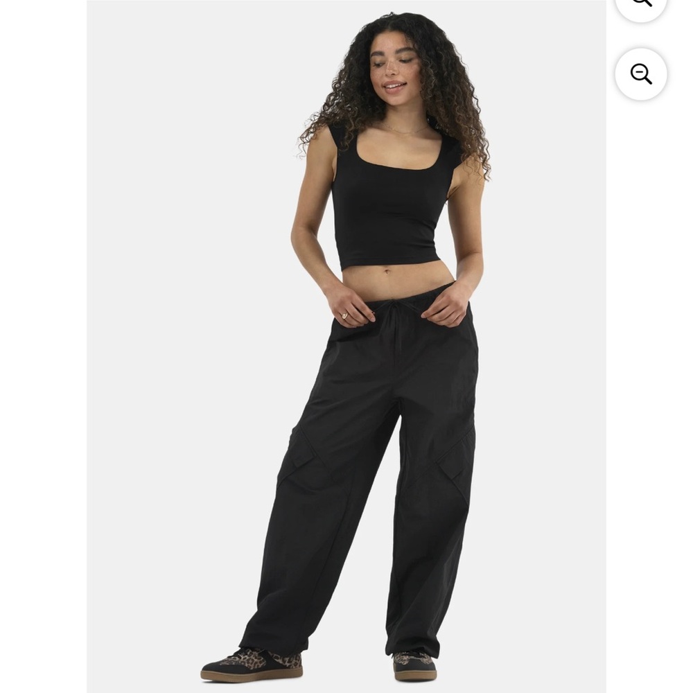 NO Boundaries Parachute
Pants, Women's Black Cargo Pants size M never warm - Picture 1 of 13
